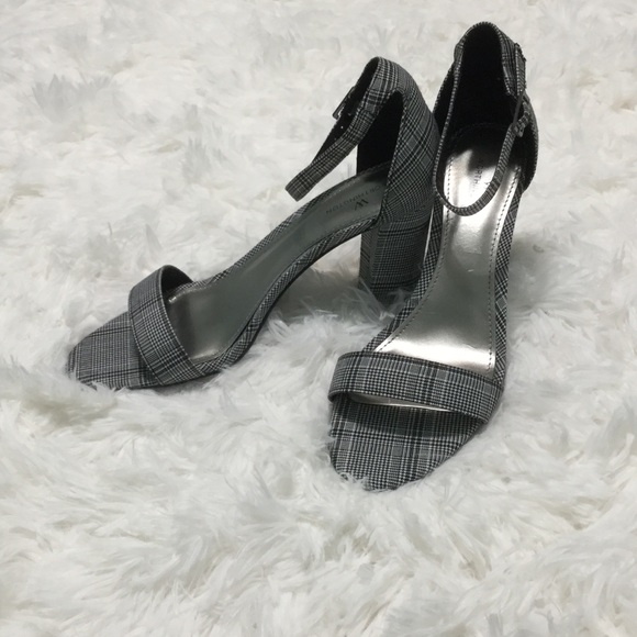 Worthington - Black & White Block Heel Sandal - Picture 8 of 8